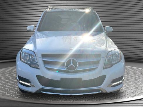 Used 2015 Mercedes-Benz GLK 350 4MATIC image 2