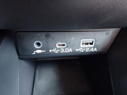 Used 2025 Subaru Outback Premium AWD/4WD image 19
