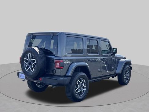 Used 2025 Jeep Wrangler Unlimited Sahara AWD/4WD image 13