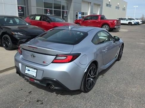Used 2024 Toyota GR86 image 5