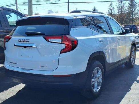 Used 2023 GMC Terrain SLE w/ Driver Convenience Package AWD/4WD image 4