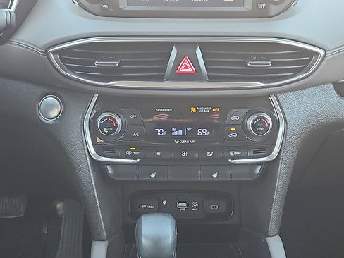 Used 2020 Hyundai Santa Fe SEL w/ Convenience Package AWD/4WD image 18