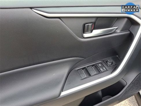 Used 2025 Toyota RAV4 XLE image 12