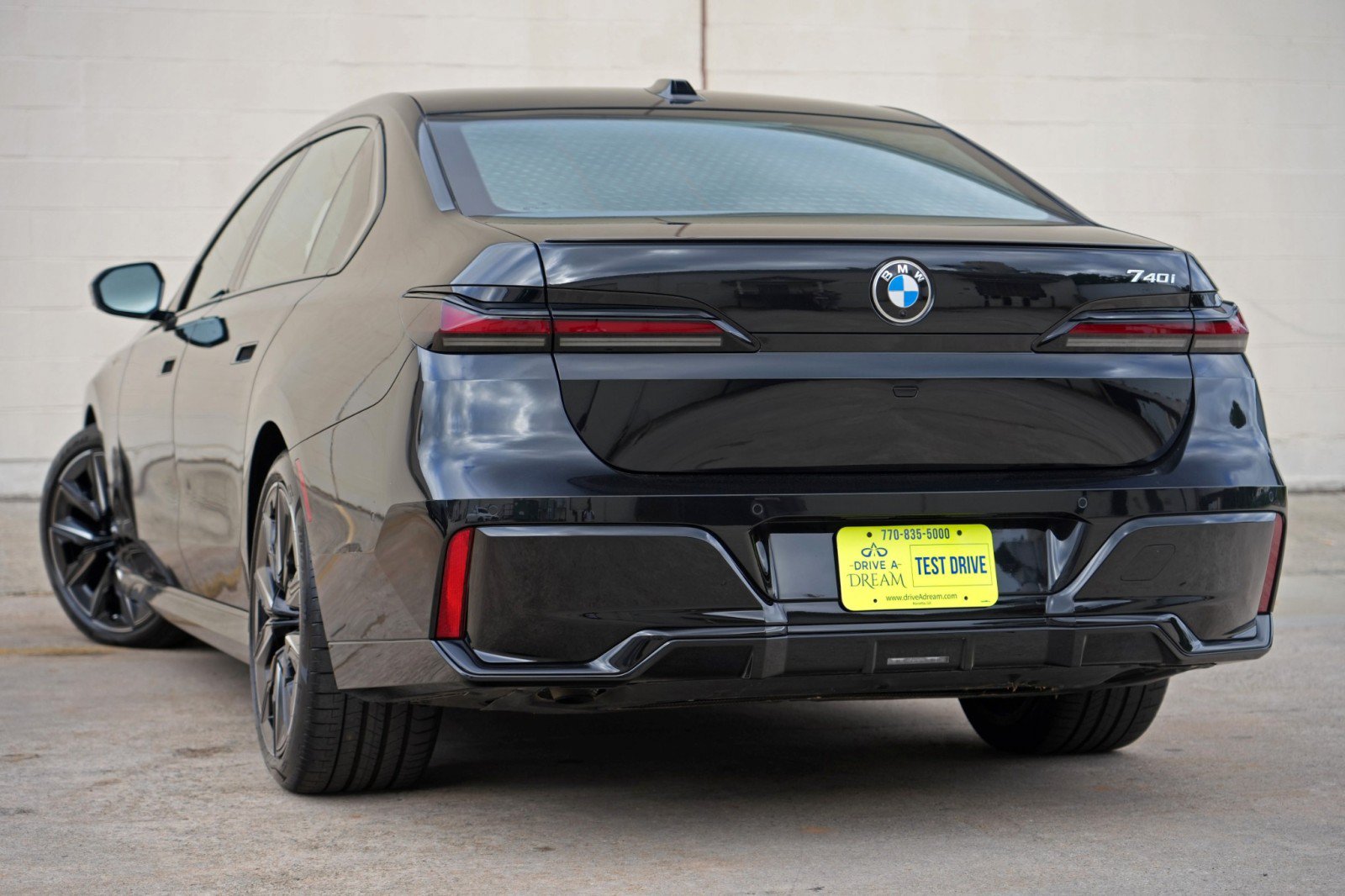 Used 2023 BMW 740i RWD image 6