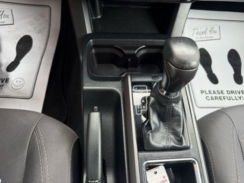 Used 2018 Toyota Tacoma TRD Off-Road AWD/4WD image 22