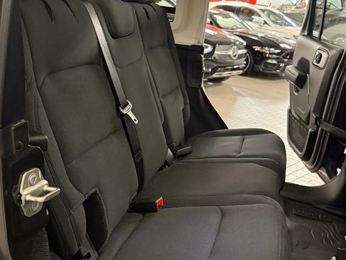 Used 2021 Jeep Wrangler Unlimited Sport image 32