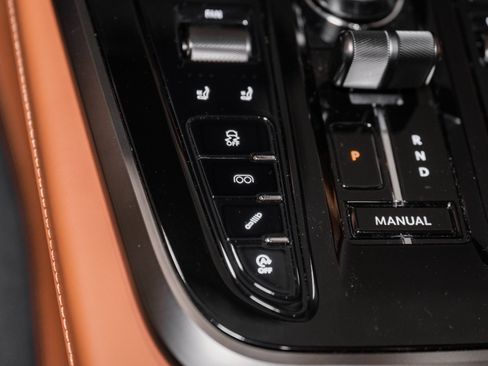 New 2026 Aston Martin DBX S AWD/4WD image 41