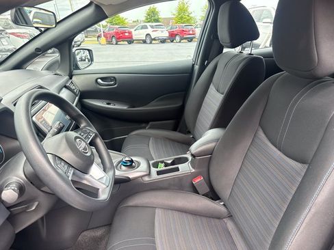 Certified 2025 Nissan Leaf S FWD image 5