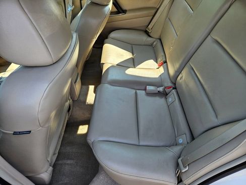 Used 2006 Subaru Outback 2.5i Limited AWD/4WD image 10