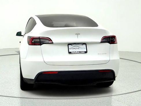 Used 2022 Tesla Model Y Long Range AWD/4WD image 6