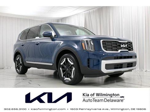 New 2025 Kia Telluride S image 1