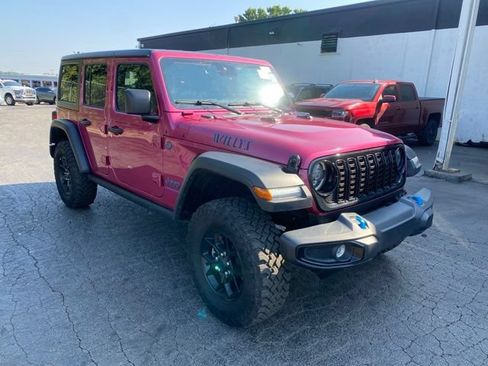 Used 2024 Jeep Wrangler Unlimited AWD/4WD image 2