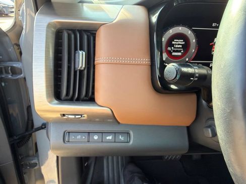 Used 2023 Nissan Pathfinder Platinum FWD image 28