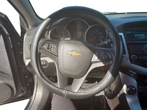 Used 2015 Chevrolet Cruze LT image 15