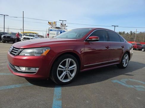 Used 2015 Volkswagen Passat TDI SEL Premium image 3