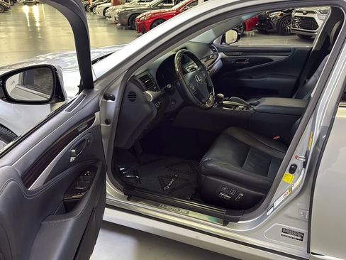 Used 2015 Lexus LS 460 image 13