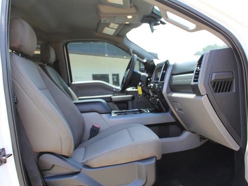 Used 2020 Ford F250 XLT w/ XLT Premium Package AWD/4WD image 12