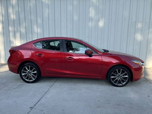 Used 2018 MAZDA MAZDA3 Touring FWD image 2