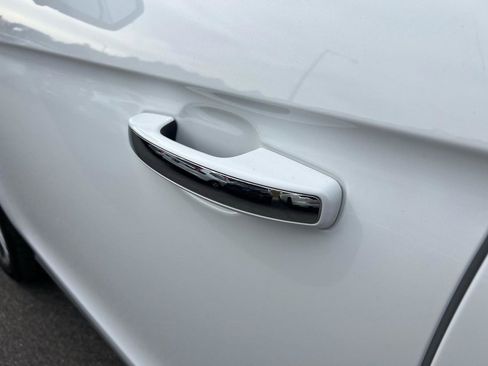 Used 2022 Ford Expedition Limited image 11