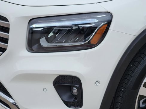 Used 2025 Mercedes-Benz GLB 250 image 28