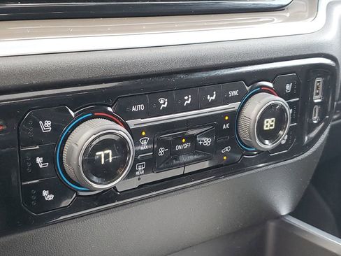 Used 2022 Chevrolet Silverado 1500 High Country w/ Technology Package image 21