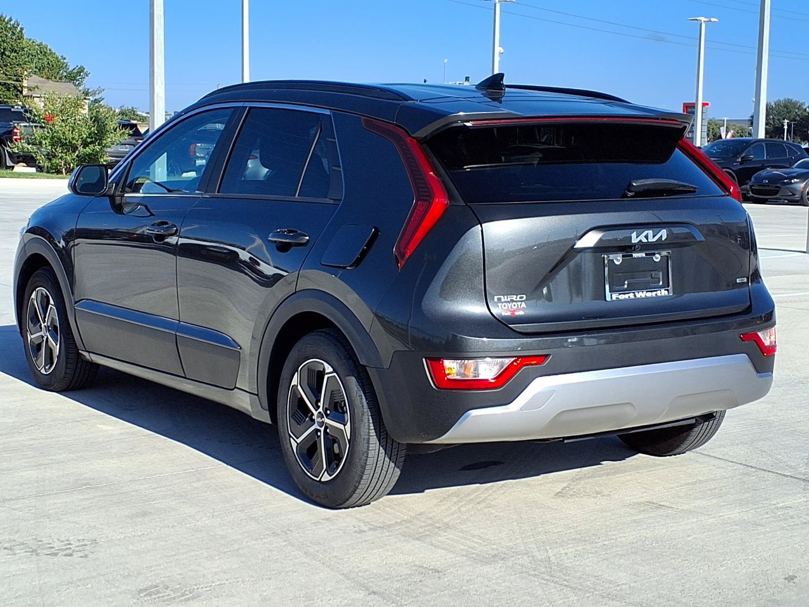 Used 2025 Kia Niro LX FWD image 7