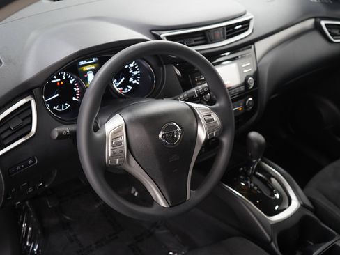 Used 2015 Nissan Rogue S AWD/4WD image 20