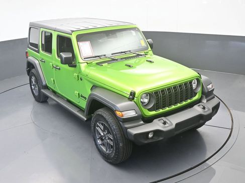 Used 2025 Jeep Wrangler Sport S image 60