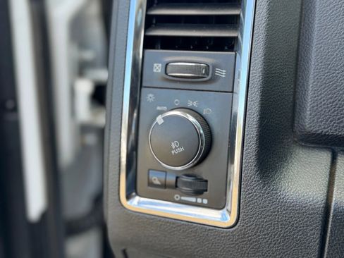 Used 2015 RAM 3500 Laramie Longhorn image 38