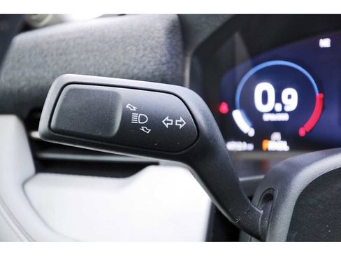 Used 2025 Ford Explorer Active w/ Active Comfort Package image 18