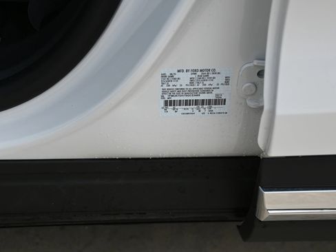 Used 2025 Ford Explorer Active image 31