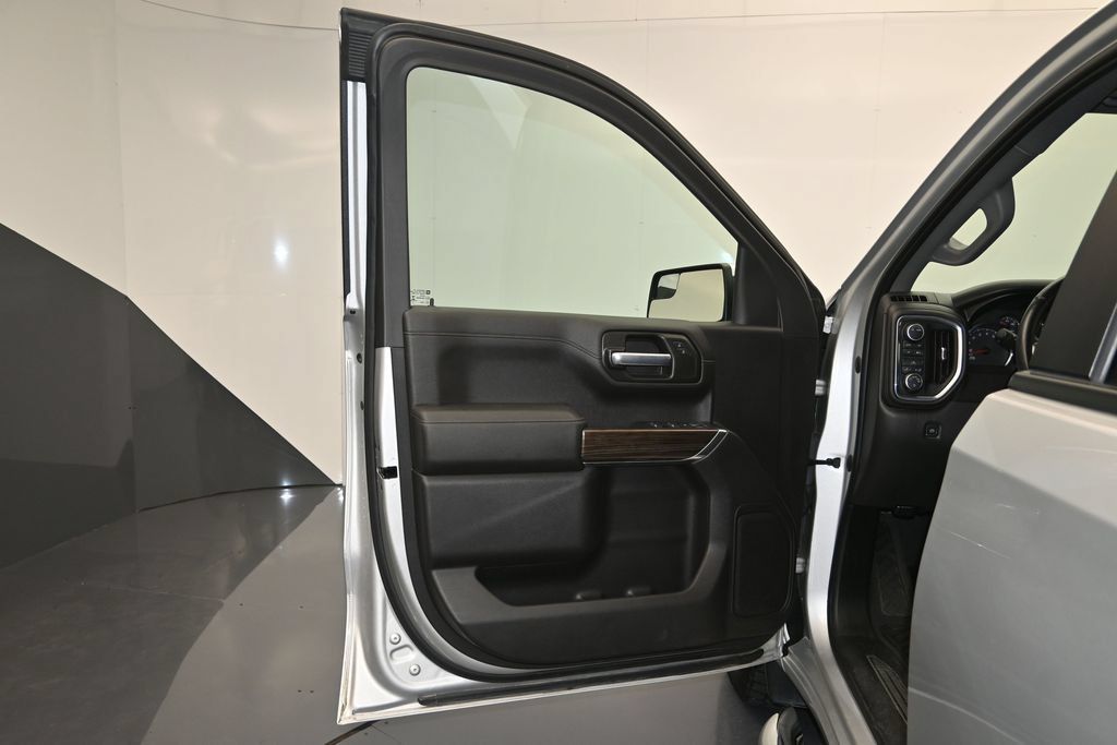 Certified 2021 Chevrolet Silverado 1500 LT AWD/4WD image 10