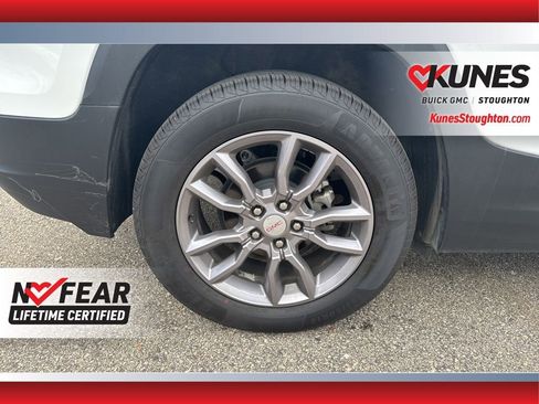 Used 2023 GMC Terrain SLT image 14