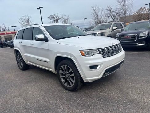Used 2017 Jeep Grand Cherokee Overland w/ Jeep Active Safety Group image 3