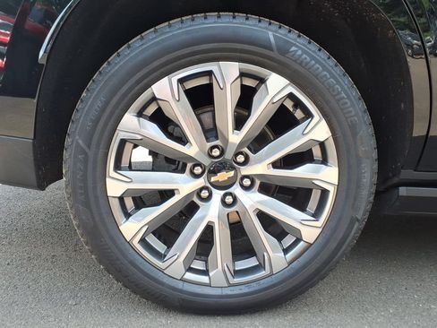 Used 2025 Chevrolet Tahoe High Country AWD/4WD image 27