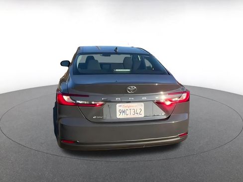 Used 2025 Toyota Camry LE image 11