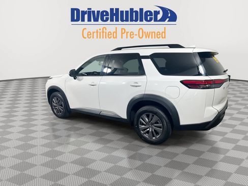Used 2025 Nissan Pathfinder SV image 6