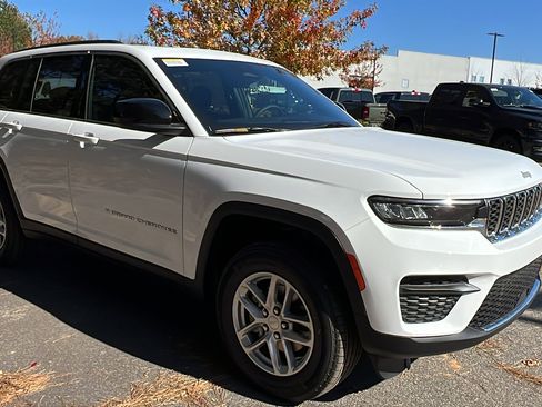 New 2025 Jeep Grand Cherokee 4WD image 5