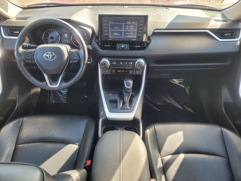 Used 2020 Toyota RAV4 XLE Premium image 13