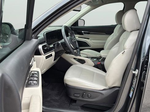 Used 2024 Kia Telluride S w/ S Sunroof Package FWD image 13