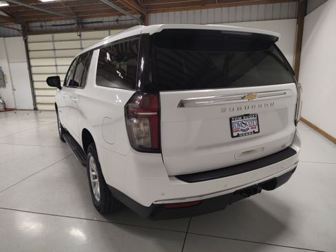Used 2024 Chevrolet Suburban LT AWD/4WD image 13