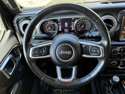 Used 2022 Jeep Wrangler Unlimited Sahara w/ LED Lighting Group AWD/4WD image 11