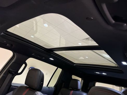 Used 2026 Chevrolet Traverse RS w/ LPO, Floor Liner Package FWD image 18