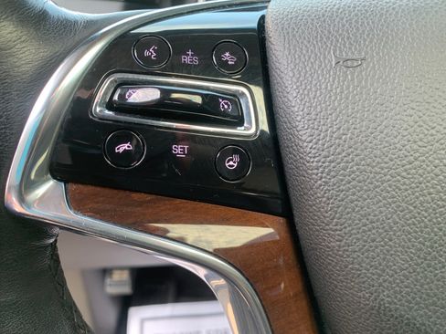 Used 2019 Cadillac Escalade Luxury AWD/4WD image 12