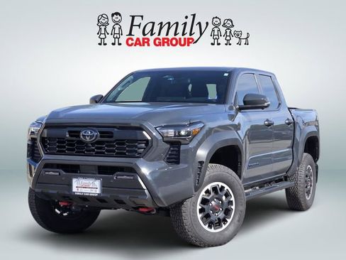 Used 2025 Toyota Tacoma TRD Off-Road w/ TRD Off Road Premium Package AWD/4WD image 1