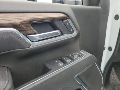 Used 2025 Chevrolet Silverado 2500 LT w/ Safety Package AWD/4WD image 18