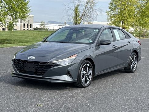 Used 2023 Hyundai Elantra SEL w/ Convenience Package FWD image 28