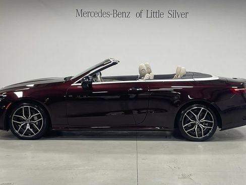 Used 2023 Mercedes-Benz E 450 4MATIC Cabriolet image 3