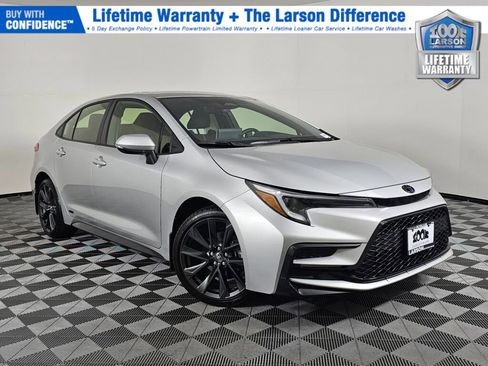 Used 2025 Toyota Corolla SE w/ SE Premium Package image 1