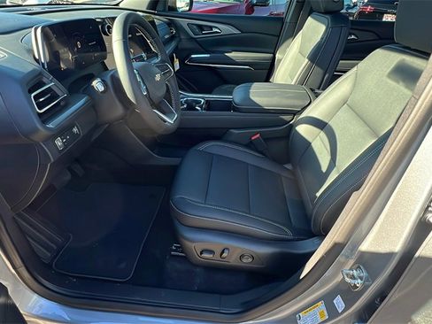 New 2026 Chevrolet Traverse LT w/ Sun and Wheel Package image 13